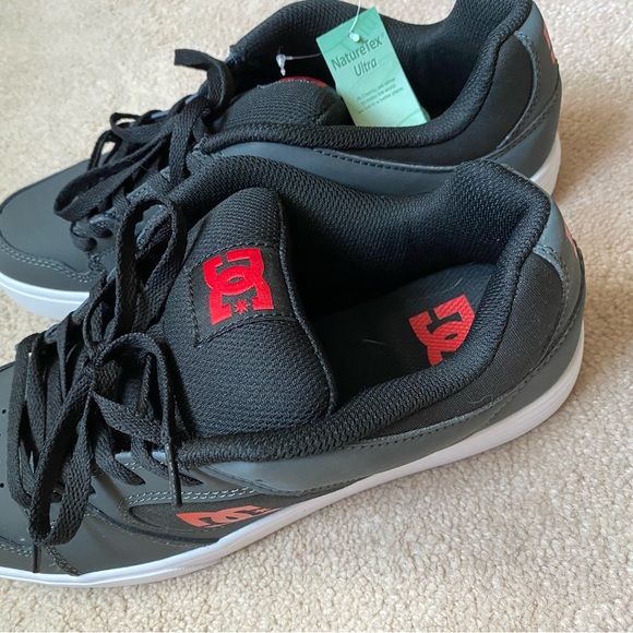 DC shoes - Picture 3 of 4